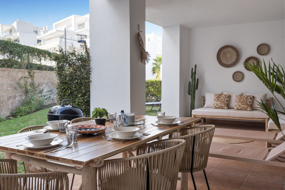 2 Bed Apartment for sale in Estepona Costa Del Sol, Málaga, Spain