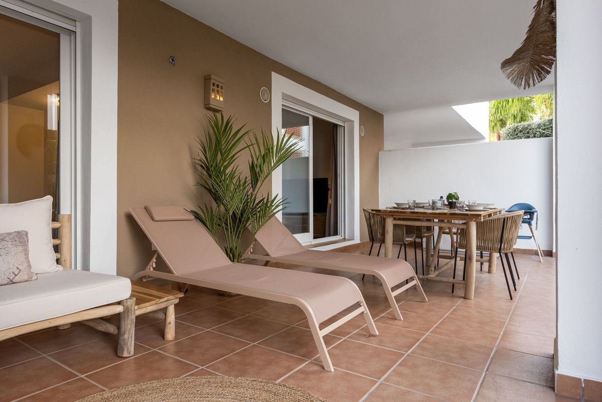 2 Bed Apartment for sale in Estepona Costa Del Sol, Málaga, Spain