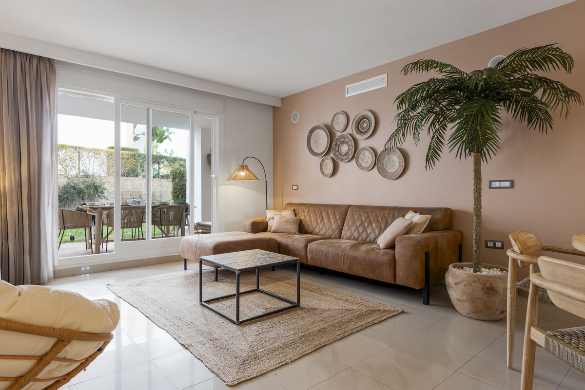 2 Bed Apartment for sale in Estepona Costa Del Sol, Málaga, Spain