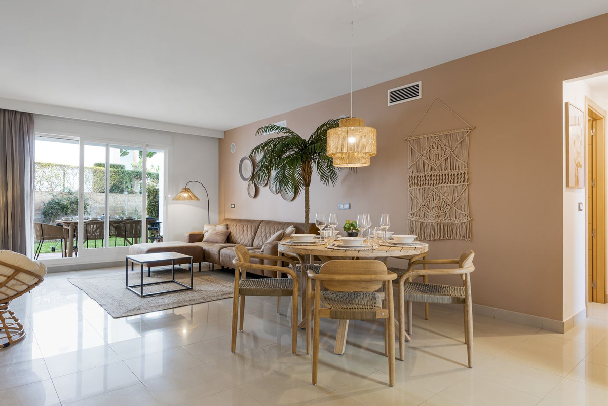 2 Bed Apartment for sale in Estepona Costa Del Sol, Málaga, Spain