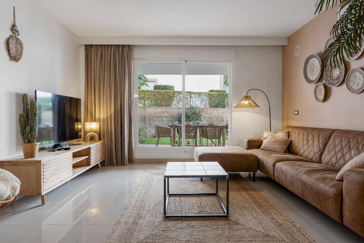 2 Bed Apartment for sale in Estepona Costa Del Sol, Málaga, Spain