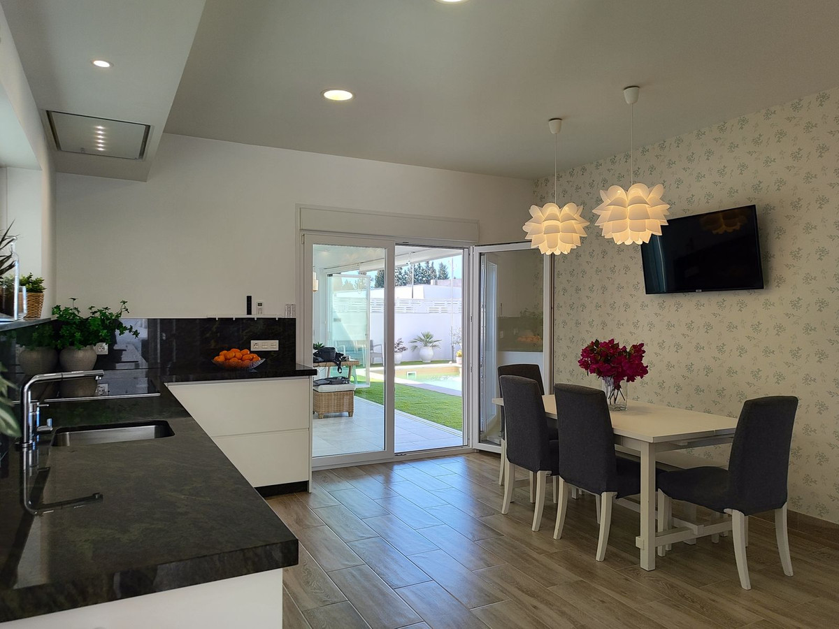 4 Bed Townhouse for sale in Mijas Costa Del Sol, Málaga, Spain