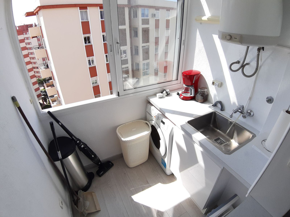 2 Bed Apartment for sale in Fuengirola Costa Del Sol, Málaga, Spain
