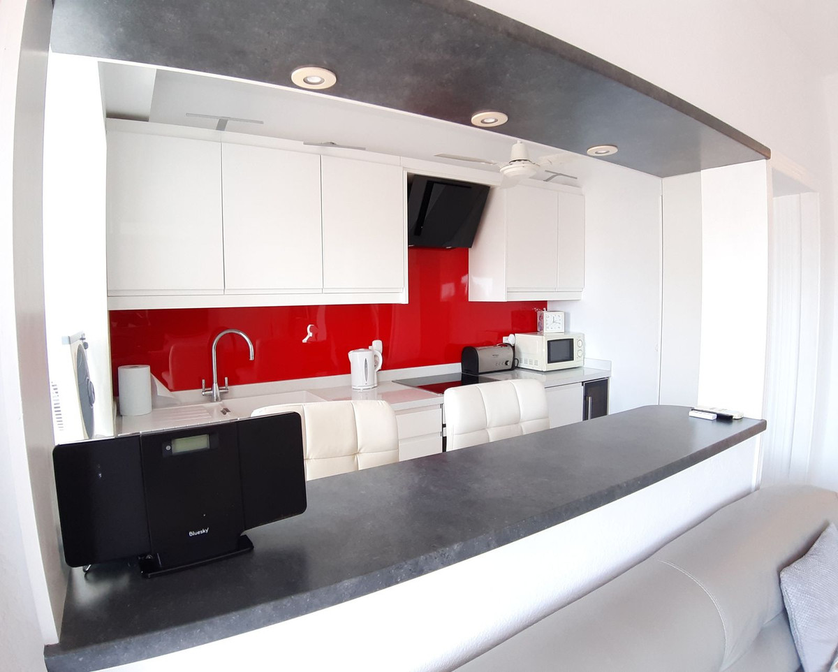 2 Bed Apartment for sale in Fuengirola Costa Del Sol, Málaga, Spain