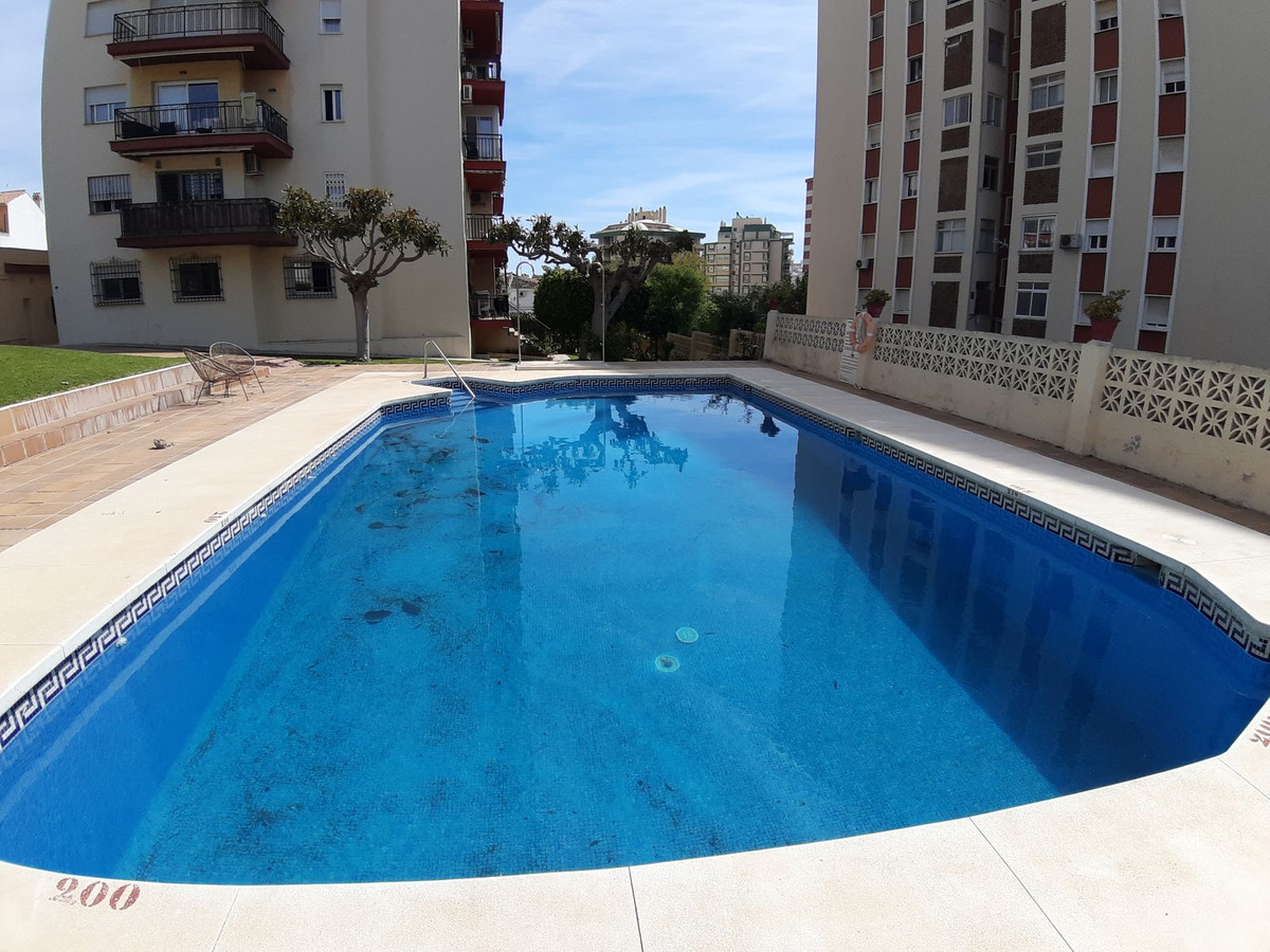 2 Bed Apartment for sale in Fuengirola Costa Del Sol, Málaga, Spain