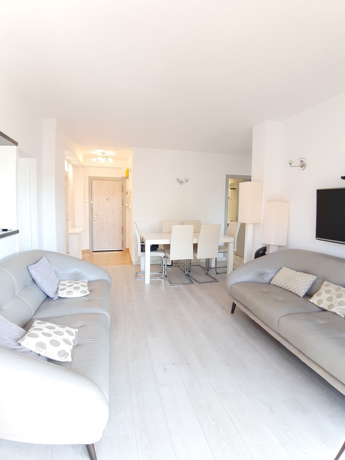 2 Bed Apartment for sale in Fuengirola Costa Del Sol, Málaga, Spain