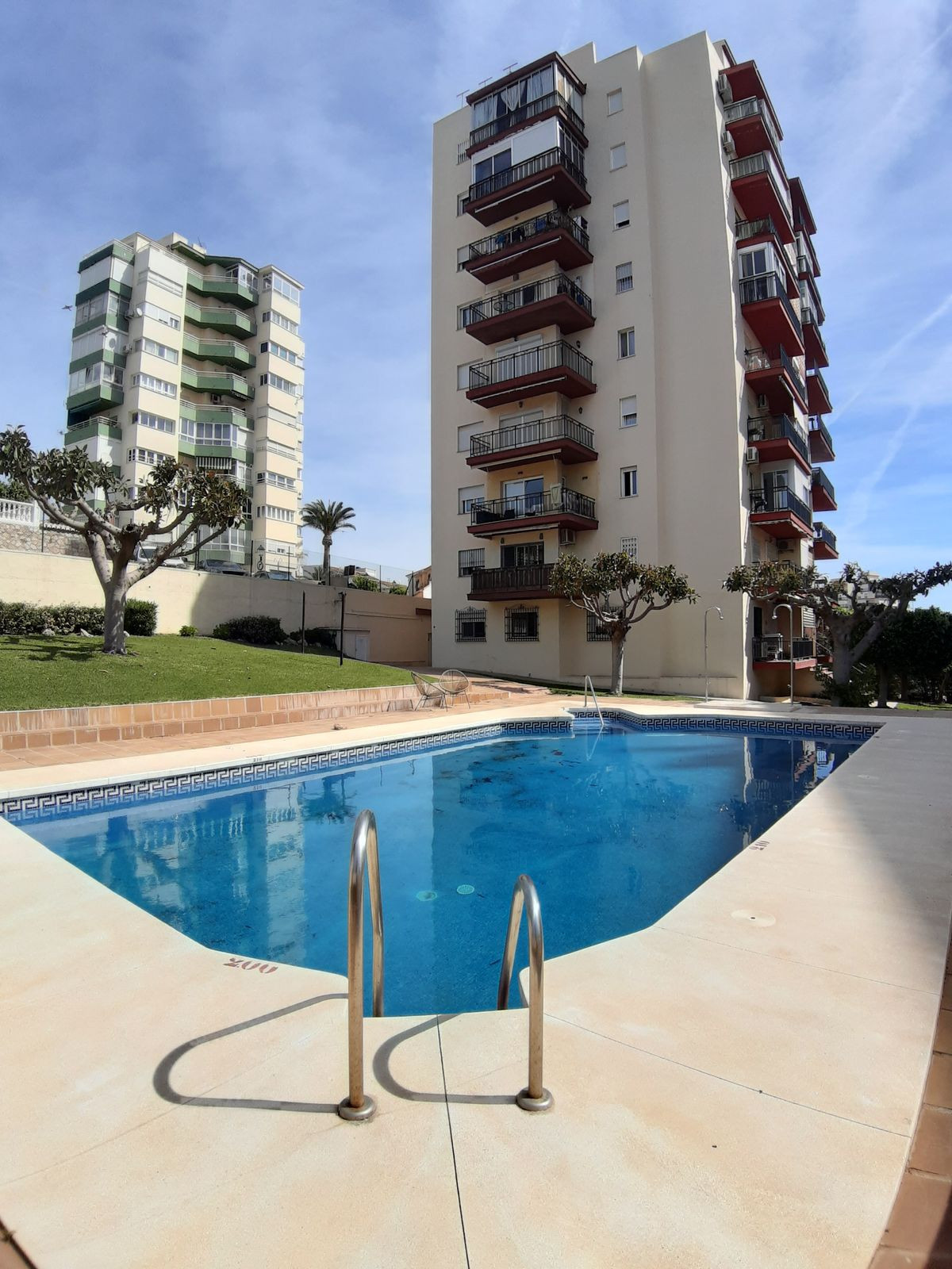 2 Bed Apartment for sale in Fuengirola Costa Del Sol, Málaga, Spain