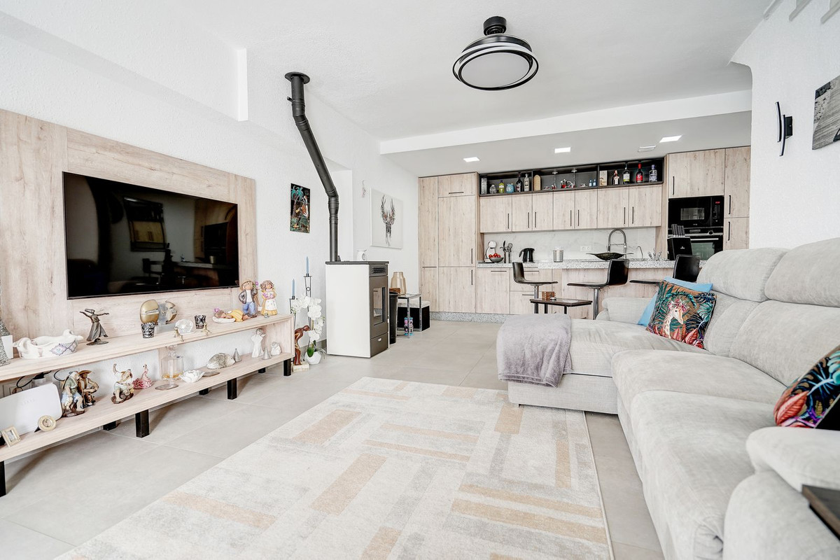 3 Bed Townhouse for sale in Las Chapas Costa Del Sol, Málaga, Spain