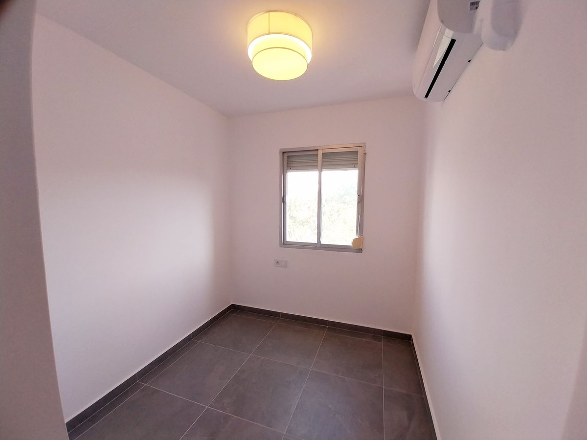 3 Bed Apartment for sale in Calahonda Costa Del Sol, Málaga, Spain