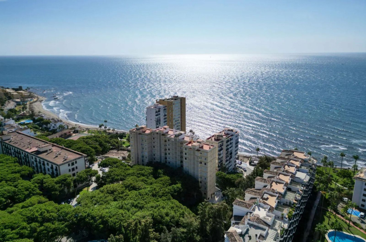 3 Bed Apartment for sale in Calahonda Costa Del Sol, Málaga, Spain