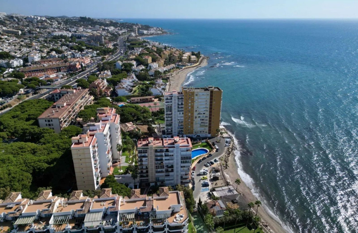 3 Bed Apartment for sale in Calahonda Costa Del Sol, Málaga, Spain