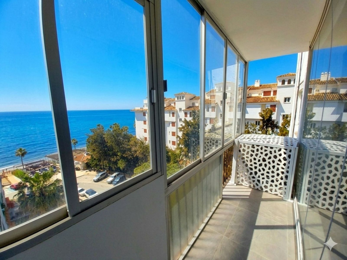 3 Bed Apartment for sale in Calahonda Costa Del Sol, Málaga, Spain