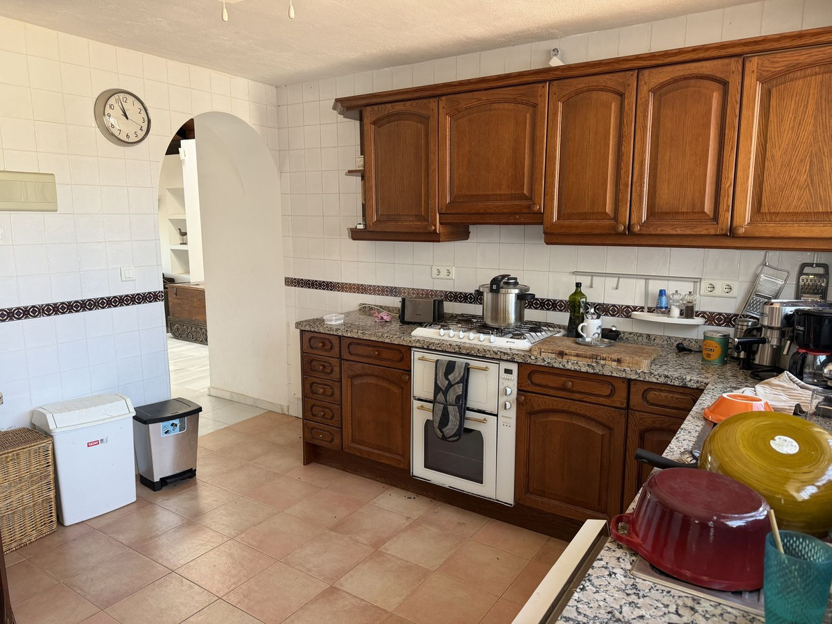 3 Bed Townhouse for sale in Estepona Costa Del Sol, Málaga, Spain