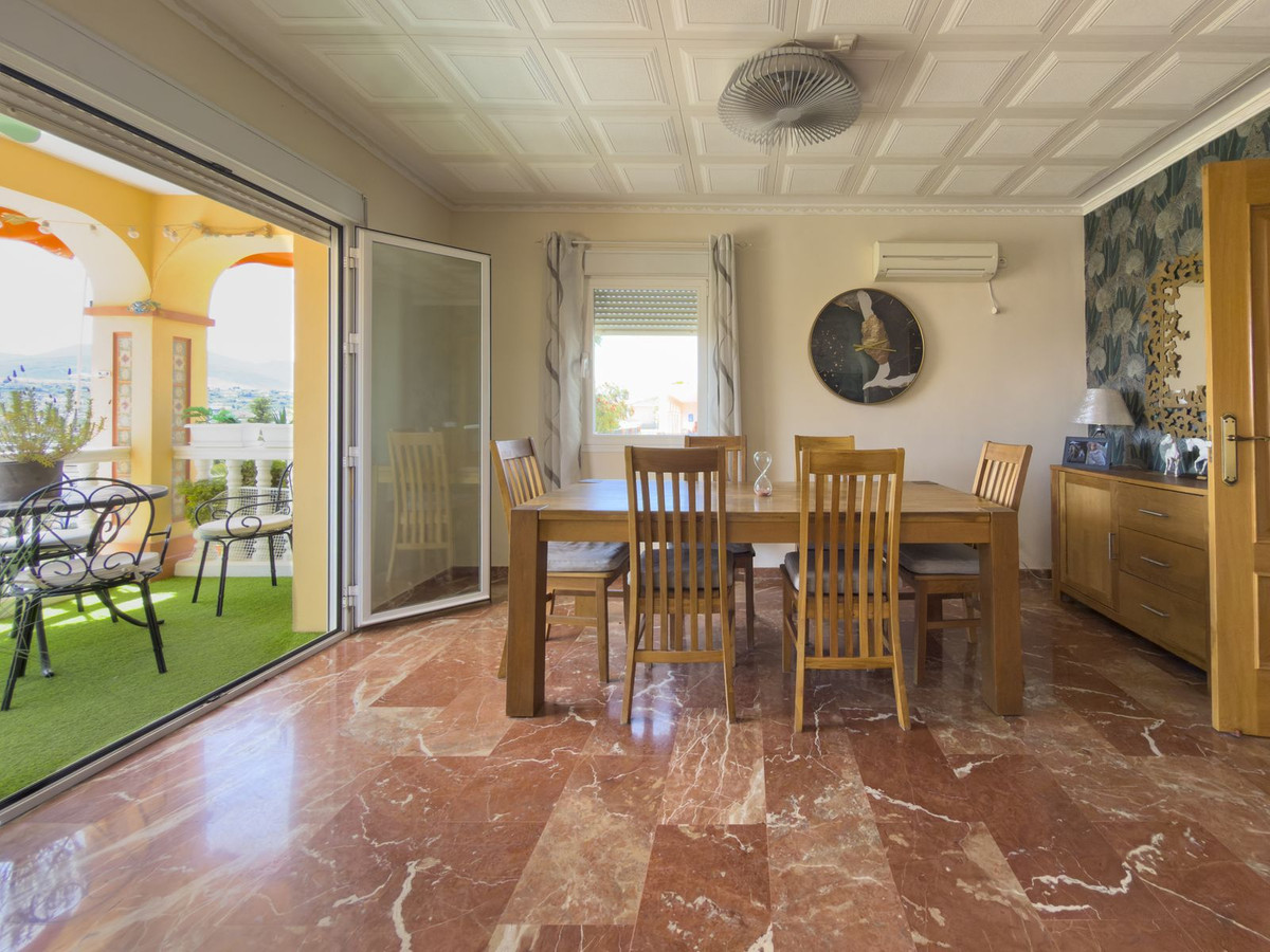 5 Bed Townhouse for sale in Coín Costa Del Sol, Málaga, Spain