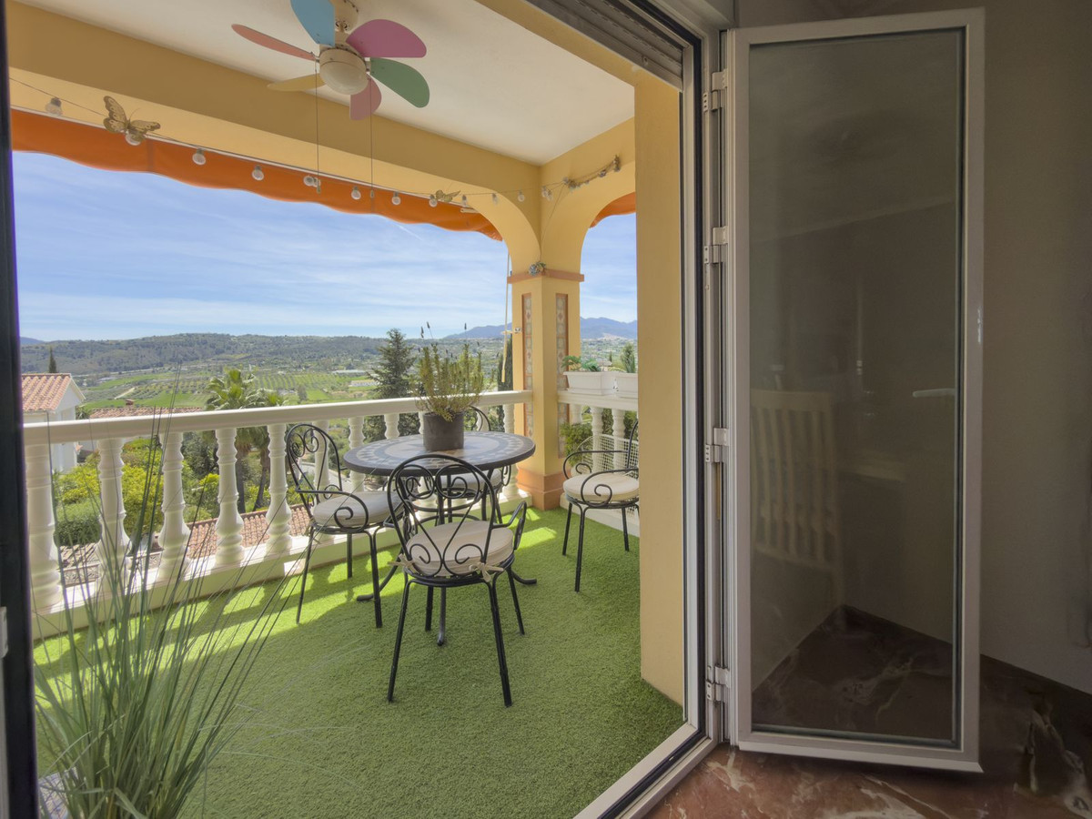 5 Bed Townhouse for sale in Coín Costa Del Sol, Málaga, Spain