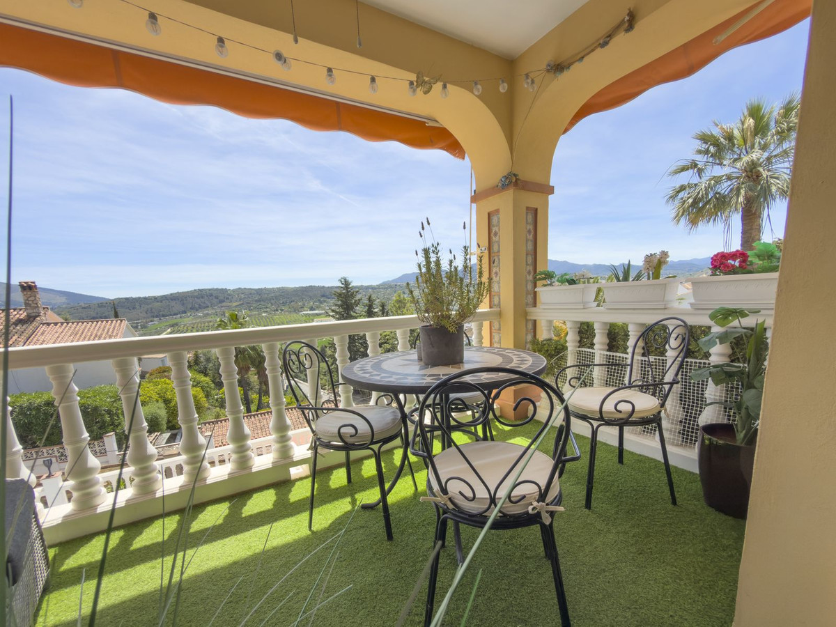 5 Bed Townhouse for sale in Coín Costa Del Sol, Málaga, Spain