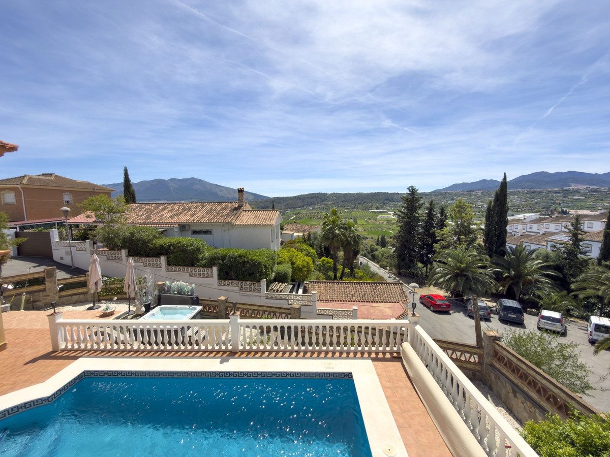 5 Bed Townhouse for sale in Coín Costa Del Sol, Málaga, Spain