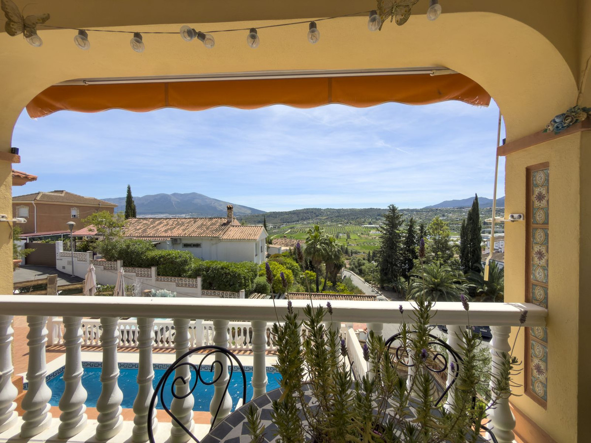 5 Bed Townhouse for sale in Coín Costa Del Sol, Málaga, Spain