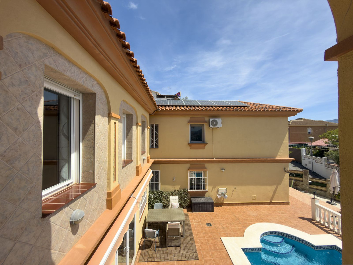 5 Bed Townhouse for sale in Coín Costa Del Sol, Málaga, Spain