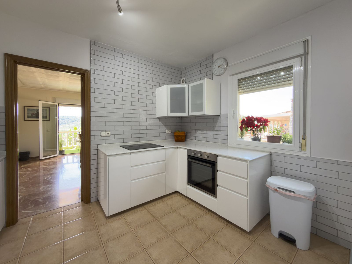 5 Bed Townhouse for sale in Coín Costa Del Sol, Málaga, Spain