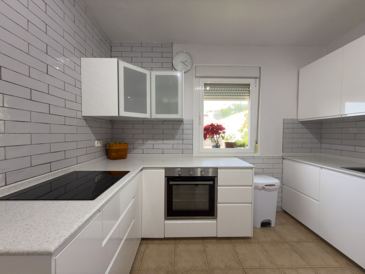 5 Bed Townhouse for sale in Coín Costa Del Sol, Málaga, Spain