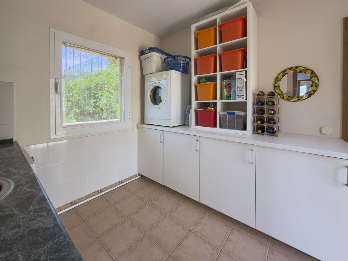 5 Bed Townhouse for sale in Coín Costa Del Sol, Málaga, Spain