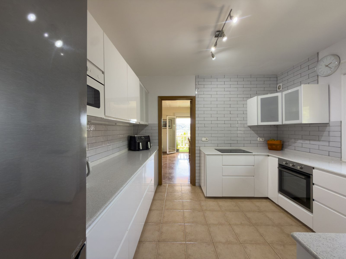 5 Bed Townhouse for sale in Coín Costa Del Sol, Málaga, Spain