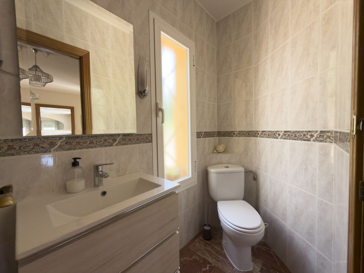 5 Bed Townhouse for sale in Coín Costa Del Sol, Málaga, Spain