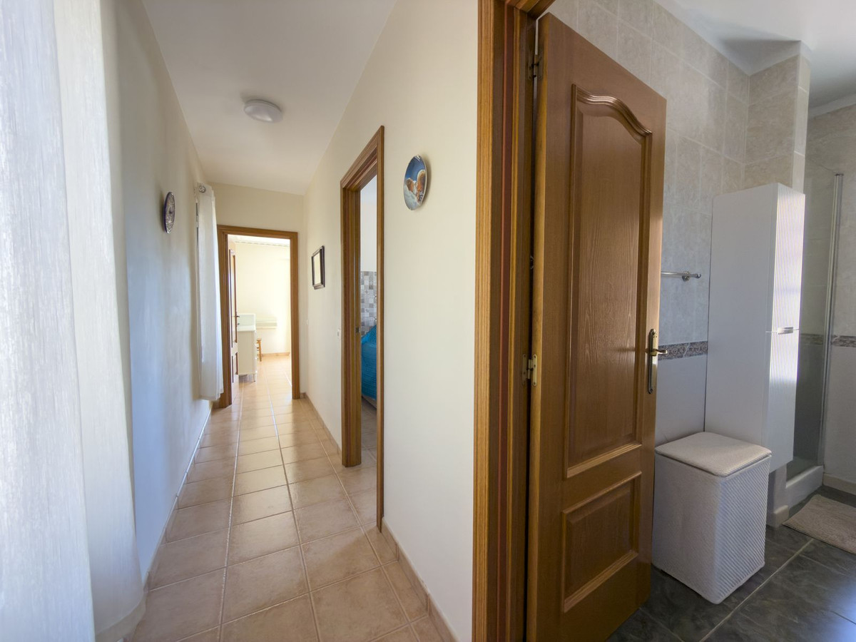 5 Bed Townhouse for sale in Coín Costa Del Sol, Málaga, Spain