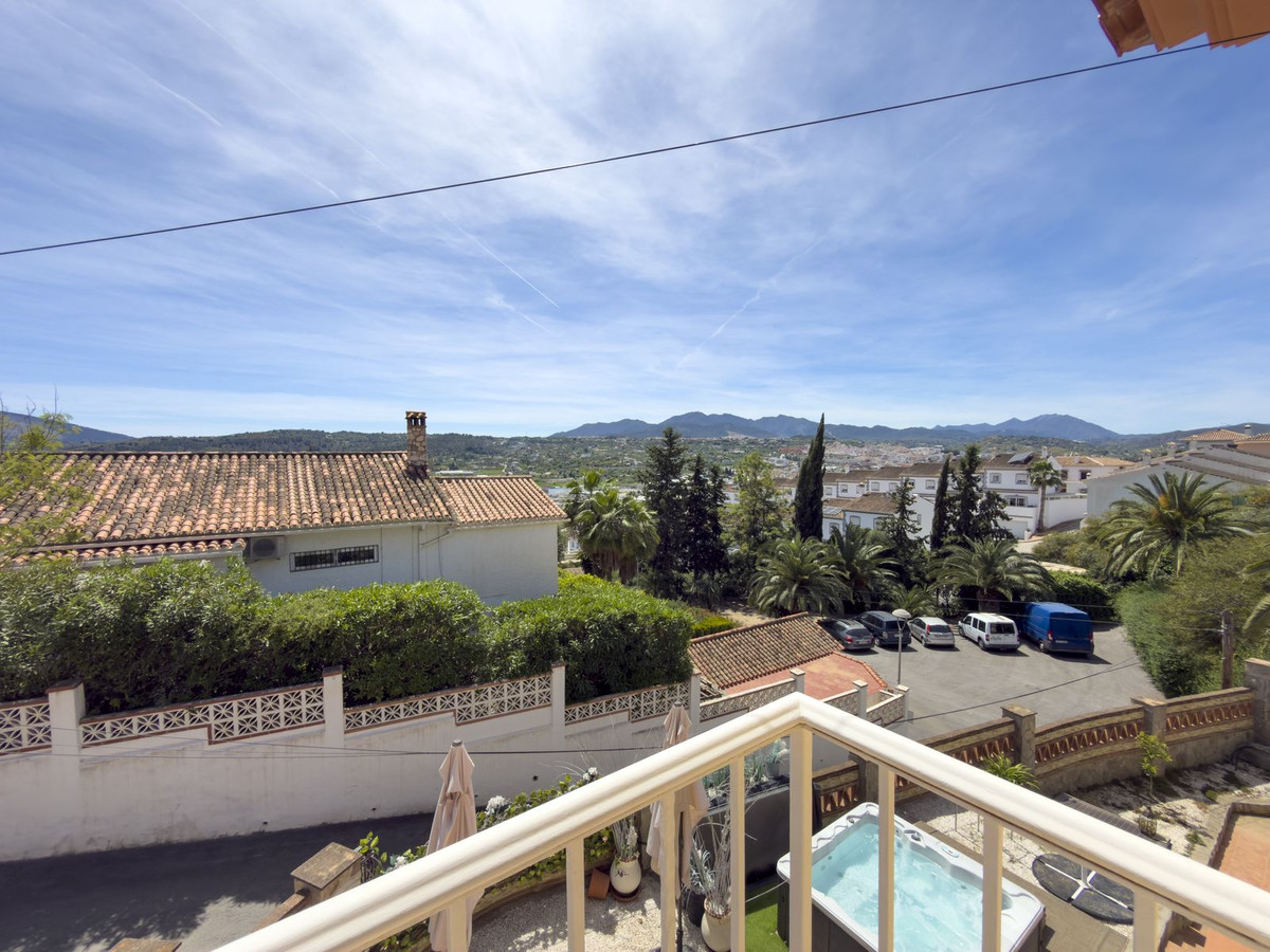 5 Bed Townhouse for sale in Coín Costa Del Sol, Málaga, Spain