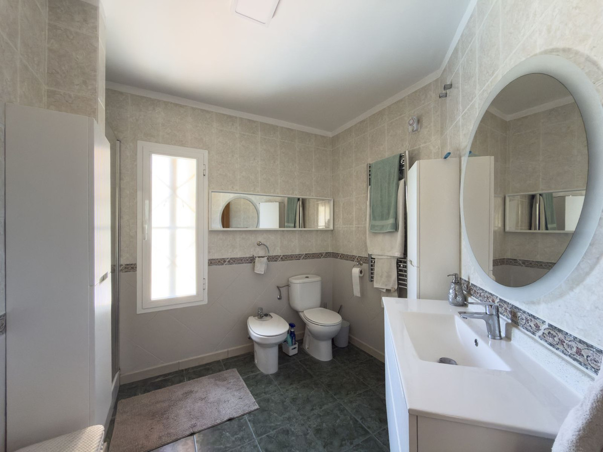 5 Bed Townhouse for sale in Coín Costa Del Sol, Málaga, Spain