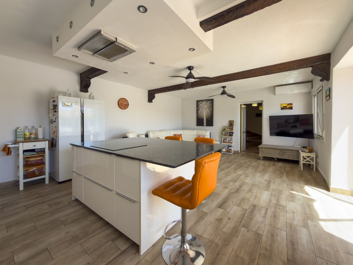 5 Bed Townhouse for sale in Coín Costa Del Sol, Málaga, Spain
