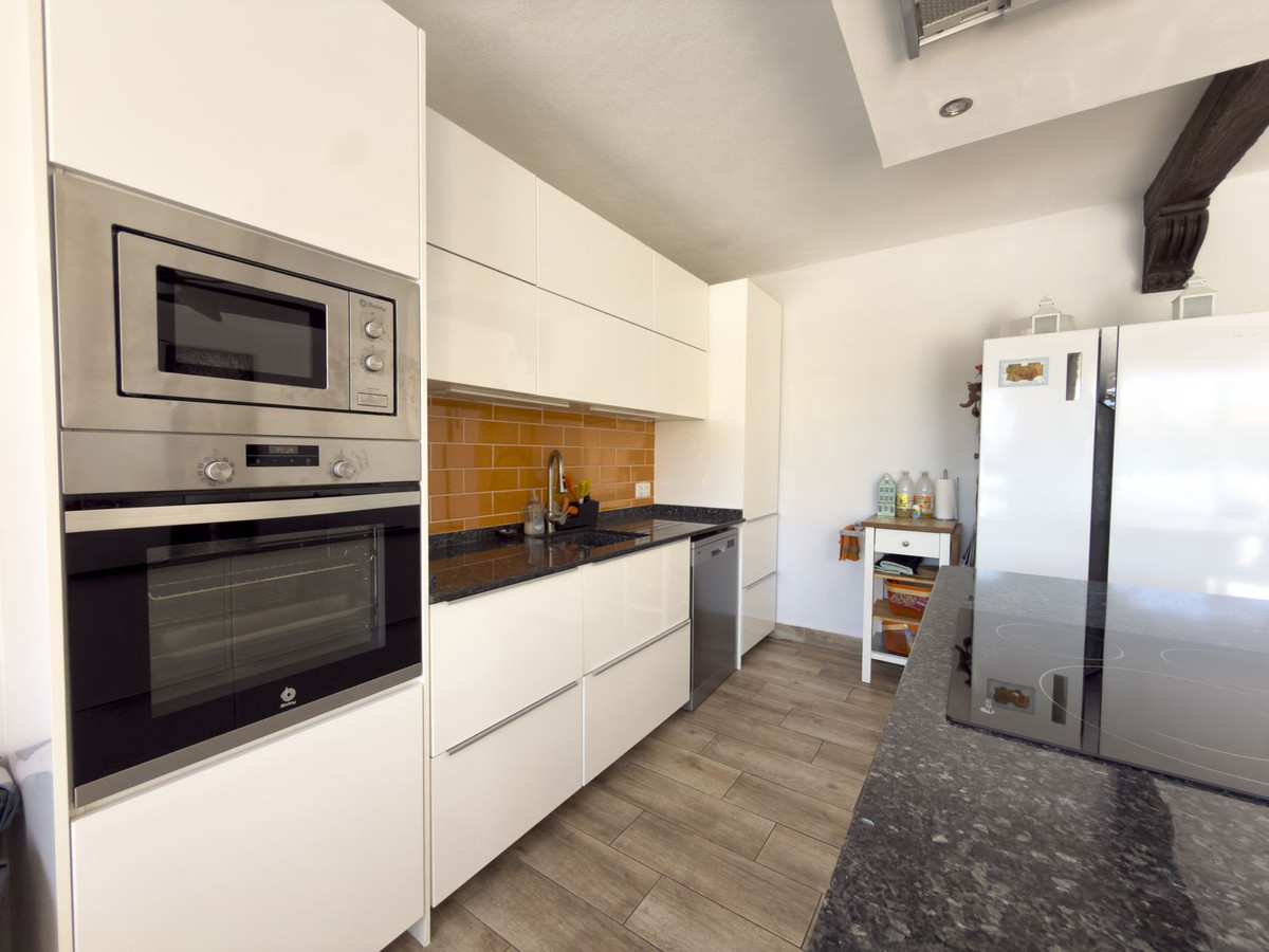 5 Bed Townhouse for sale in Coín Costa Del Sol, Málaga, Spain
