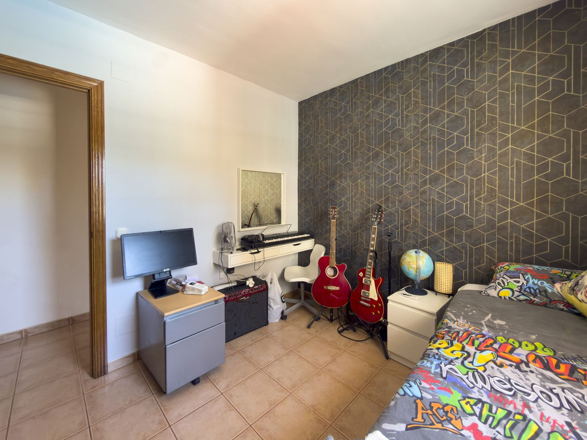 5 Bed Townhouse for sale in Coín Costa Del Sol, Málaga, Spain