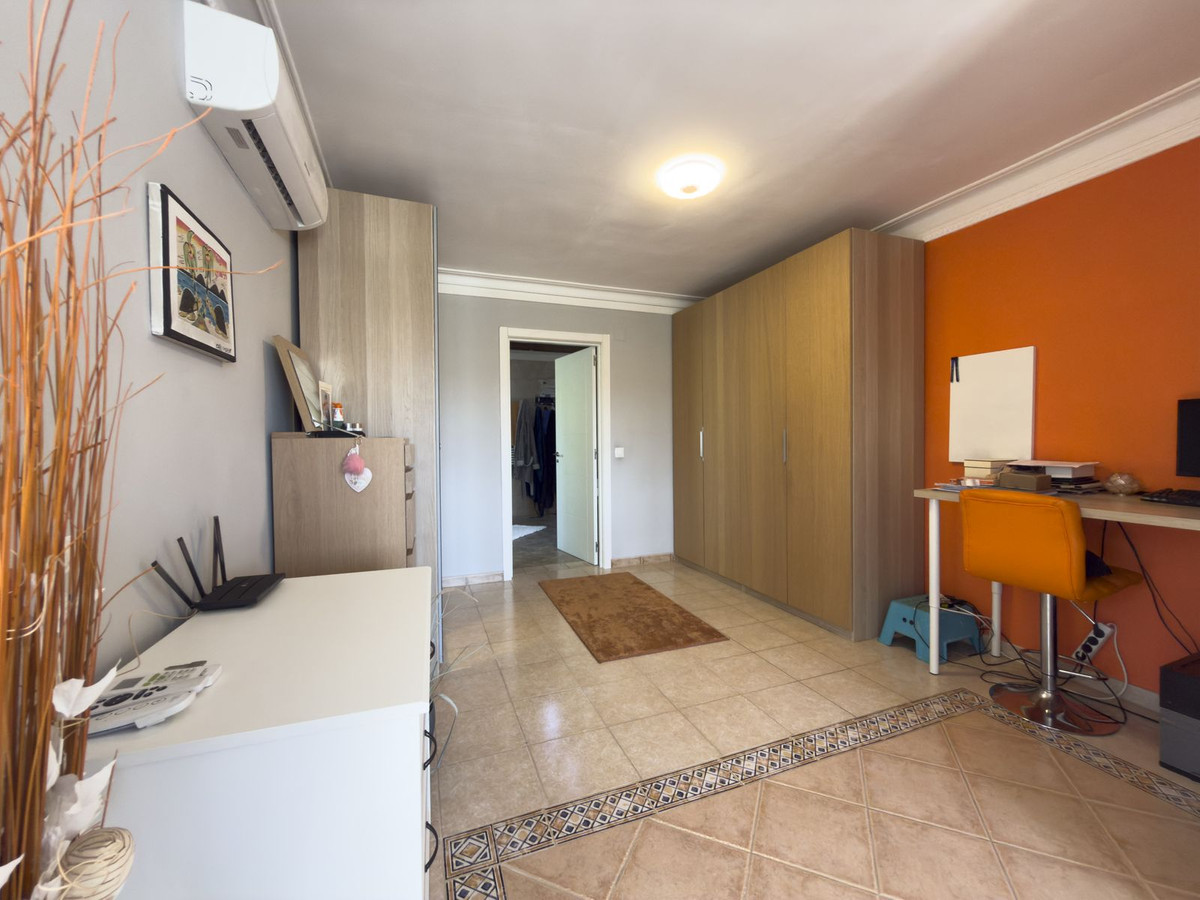 5 Bed Townhouse for sale in Coín Costa Del Sol, Málaga, Spain