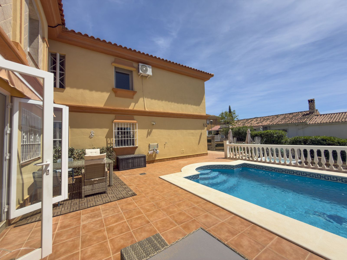 5 Bed Townhouse for sale in Coín Costa Del Sol, Málaga, Spain