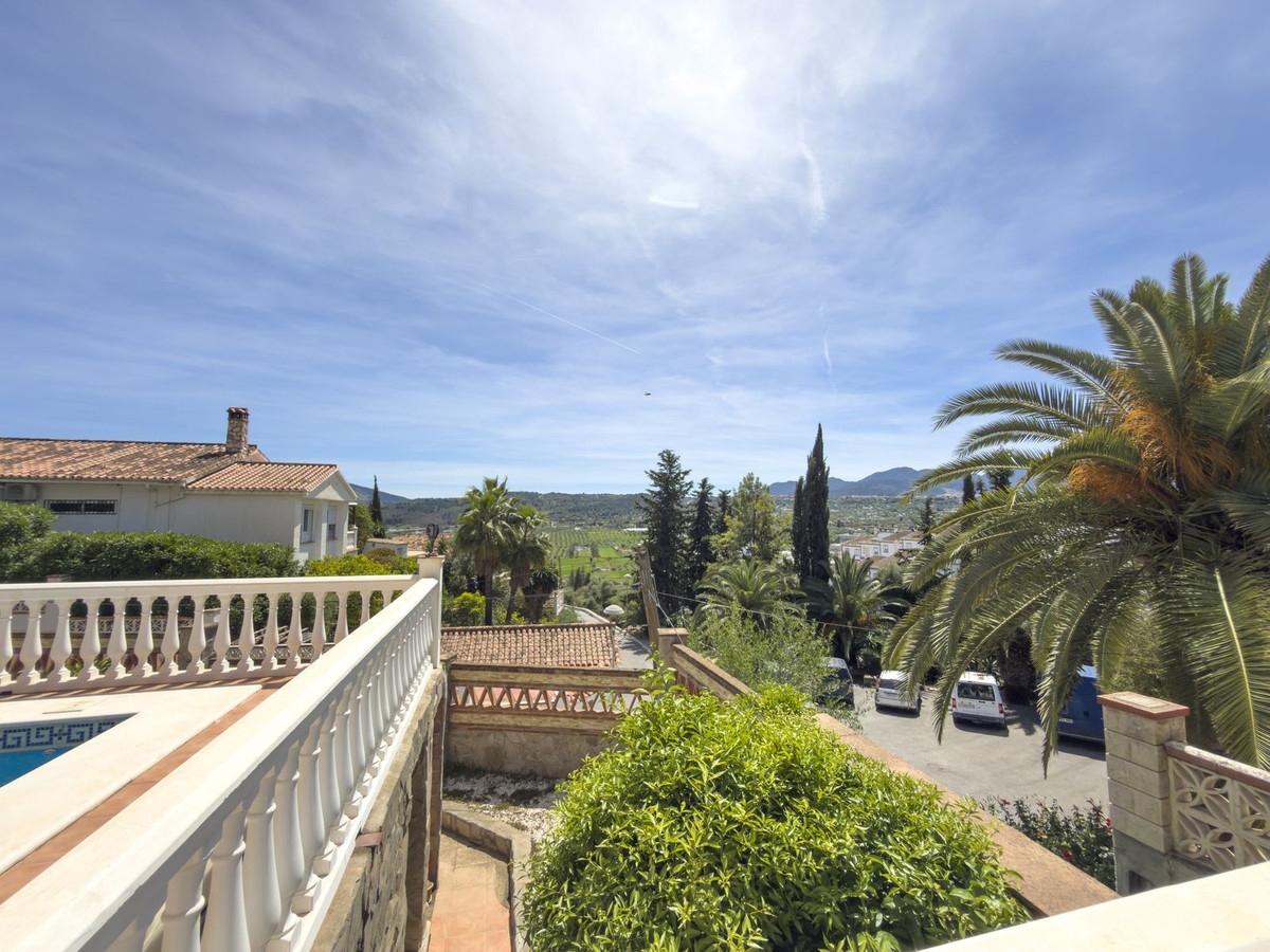 5 Bed Townhouse for sale in Coín Costa Del Sol, Málaga, Spain