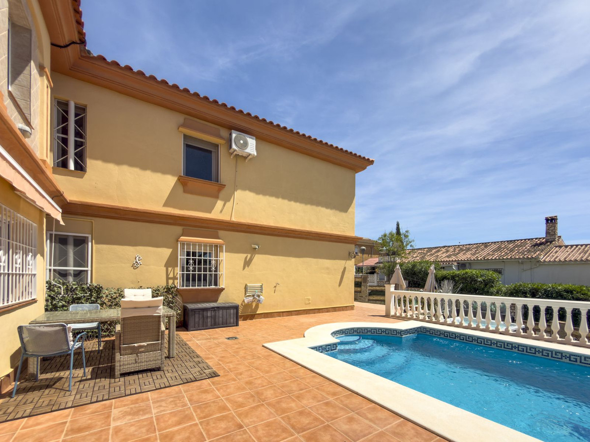 5 Bed Townhouse for sale in Coín Costa Del Sol, Málaga, Spain