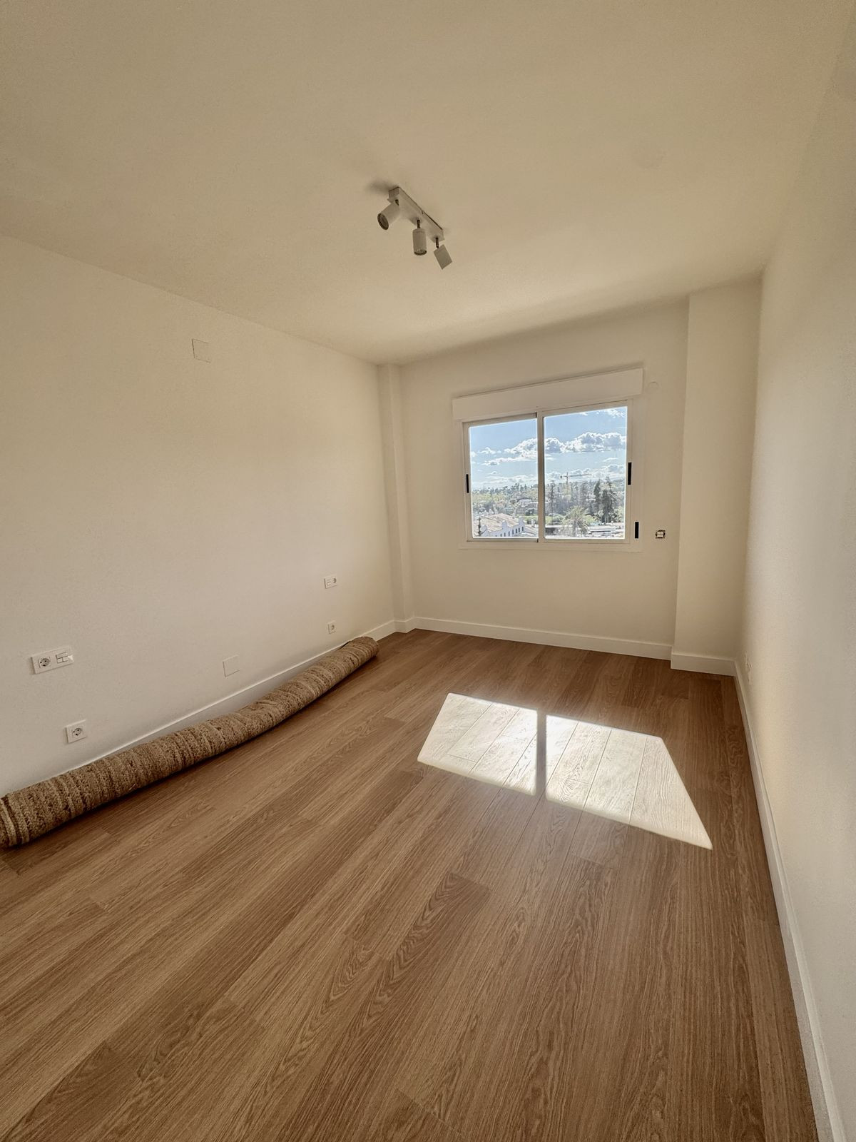 Se vende Apartamento Planta Media de 3 dormitorios en Costa Del Sol, Málaga, España