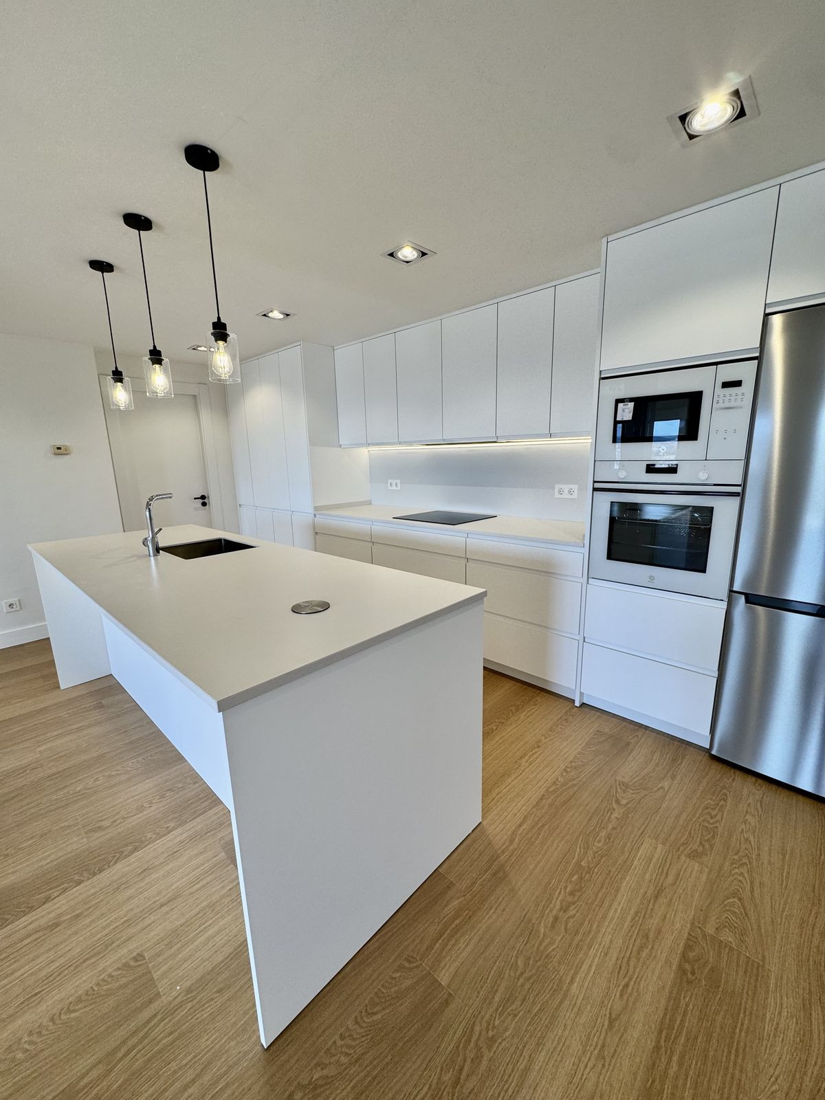 Se vende Apartamento Planta Media de 3 dormitorios en Costa Del Sol, Málaga, España