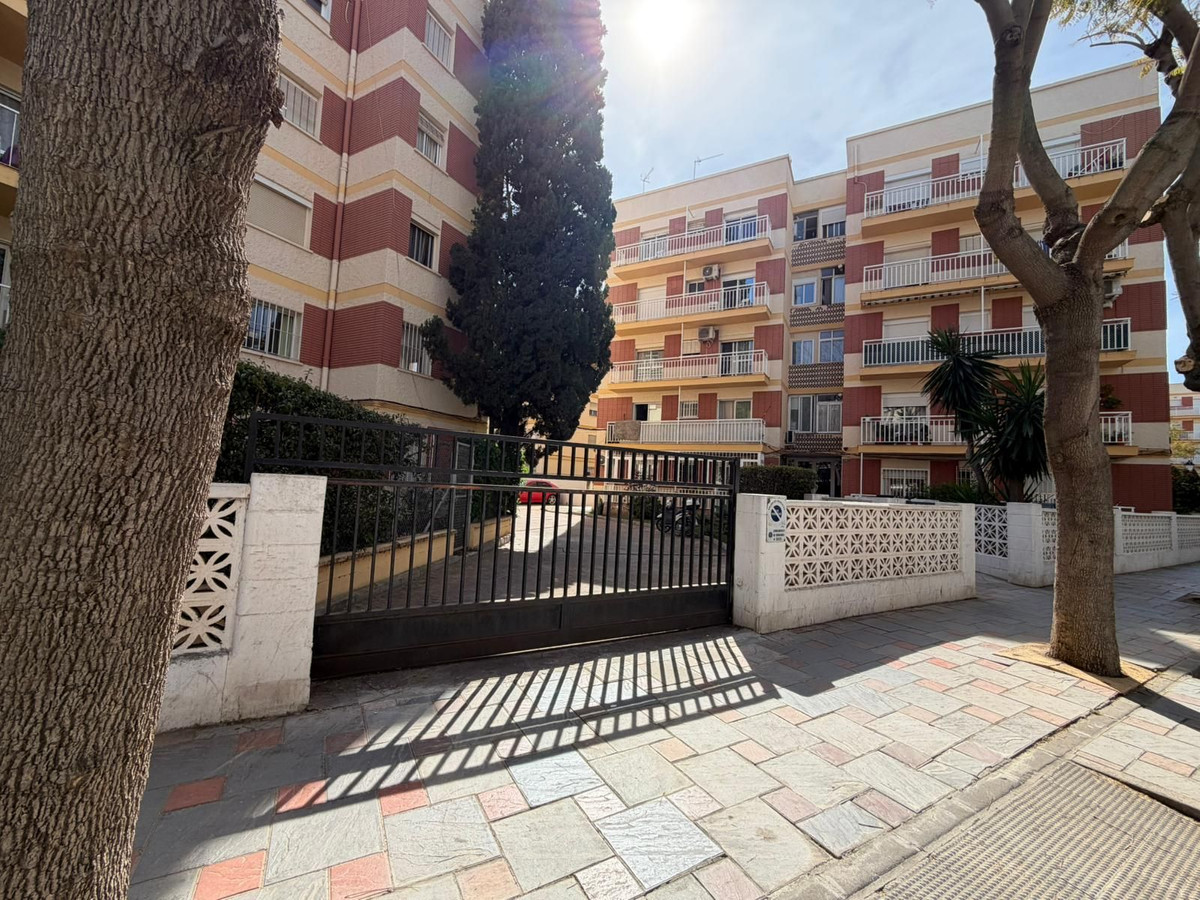 2 Bed Apartment for sale in Fuengirola Costa Del Sol, Málaga, Spain