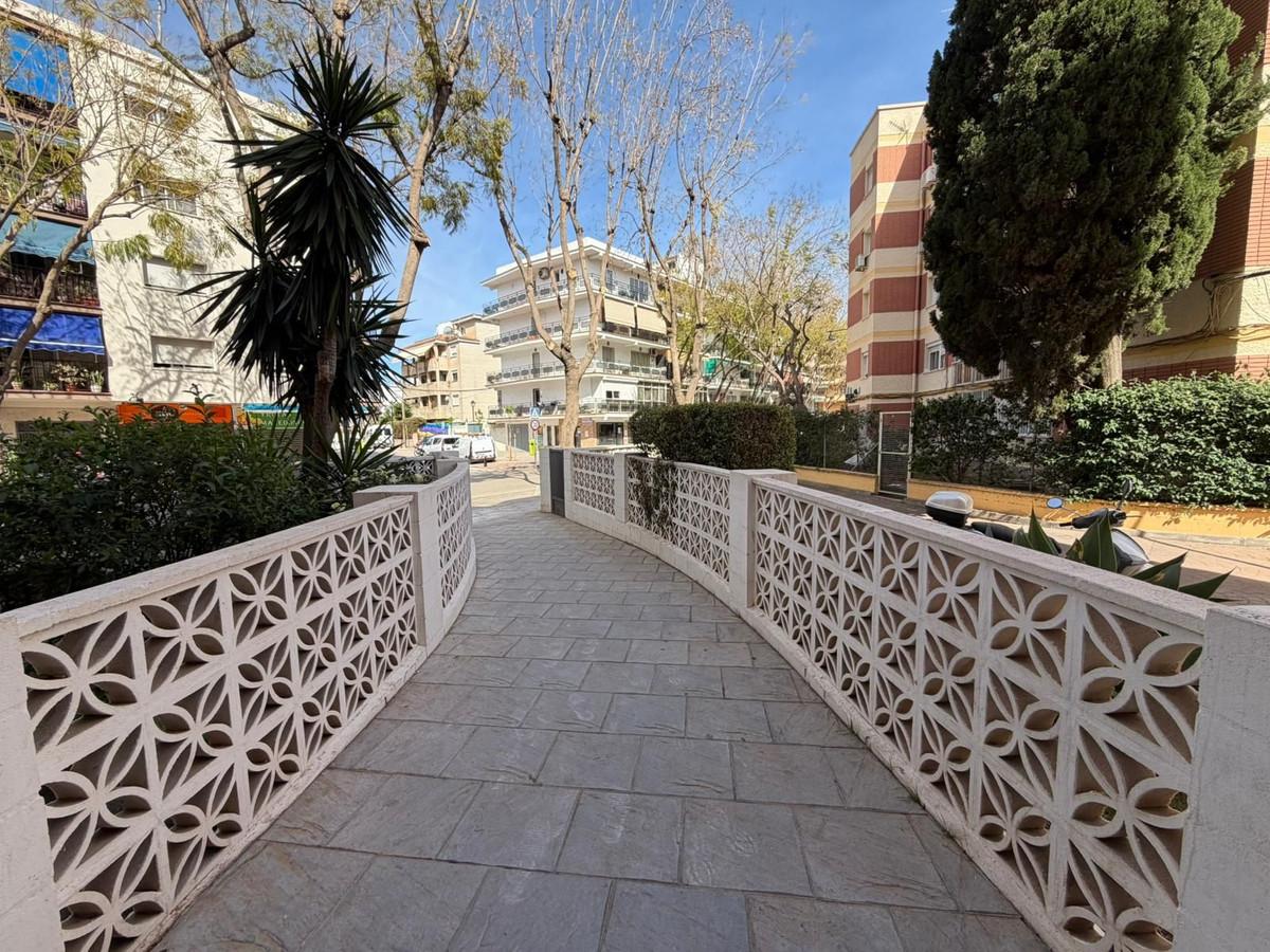 2 Bed Apartment for sale in Fuengirola Costa Del Sol, Málaga, Spain