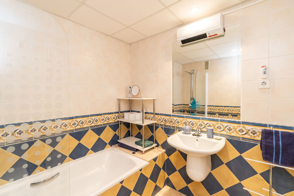 Se vende Apartamento Planta Baja de 2 dormitorios en Costa Del Sol, Málaga, España