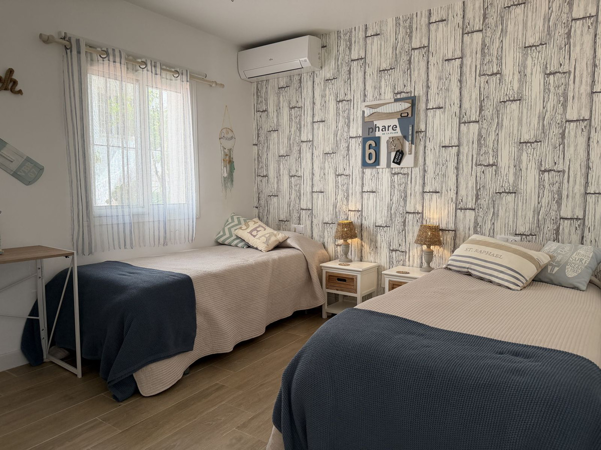 2 Bed Apartment for sale in Calahonda Costa Del Sol, Málaga, Spain