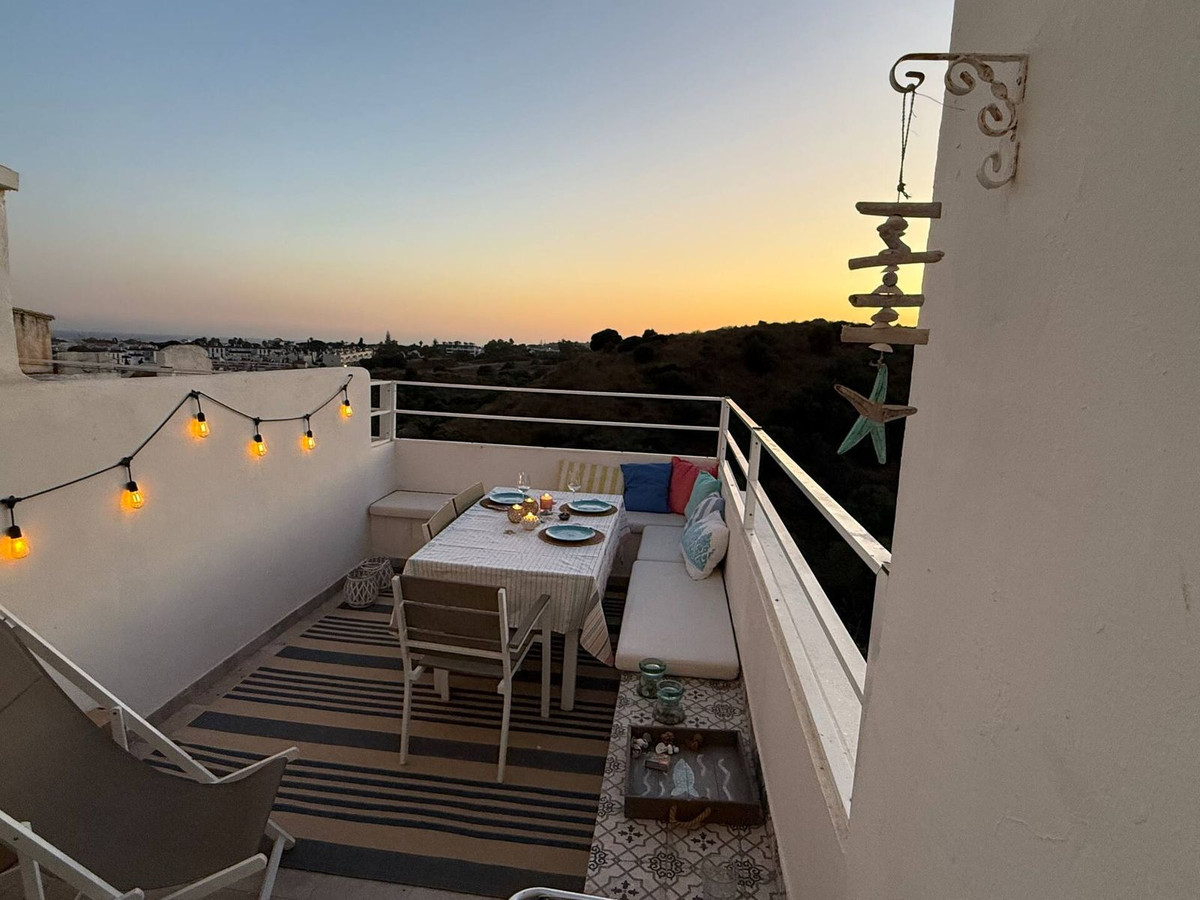 2 Bed Apartment for sale in Calahonda Costa Del Sol, Málaga, Spain