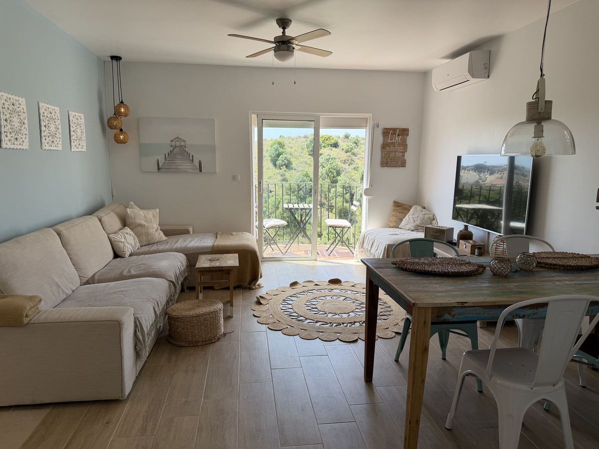 2 Bed Apartment for sale in Calahonda Costa Del Sol, Málaga, Spain