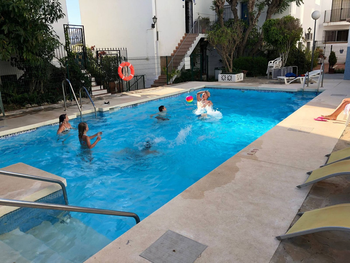 2 Bed Apartment for sale in Calahonda Costa Del Sol, Málaga, Spain