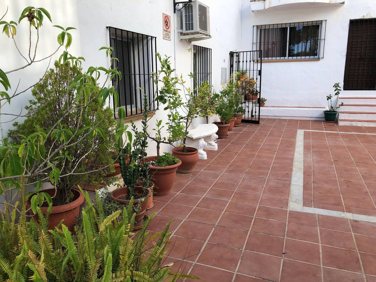 2 Bed Apartment for sale in Calahonda Costa Del Sol, Málaga, Spain