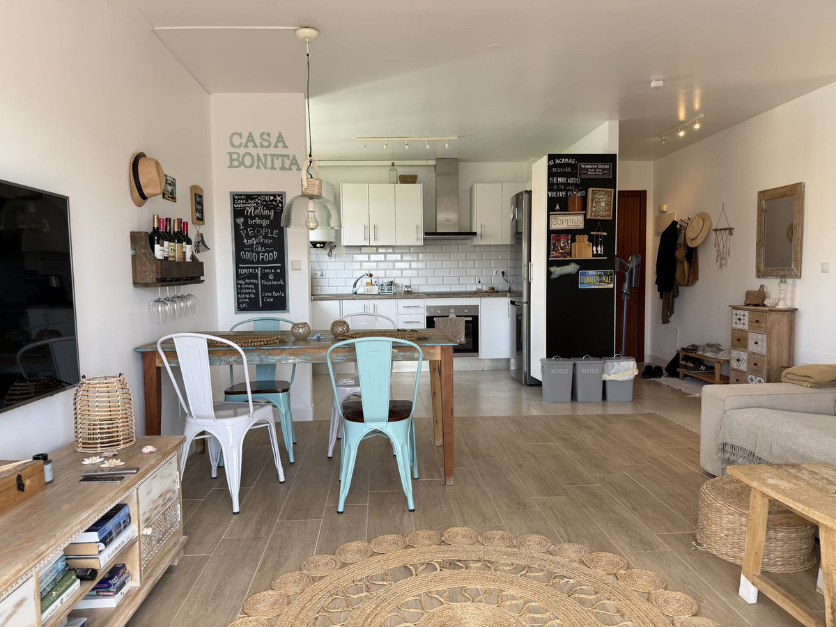 2 Bed Apartment for sale in Calahonda Costa Del Sol, Málaga, Spain