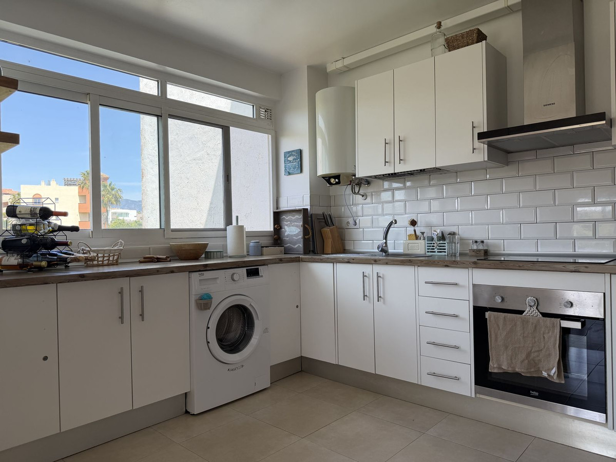 2 Bed Apartment for sale in Calahonda Costa Del Sol, Málaga, Spain
